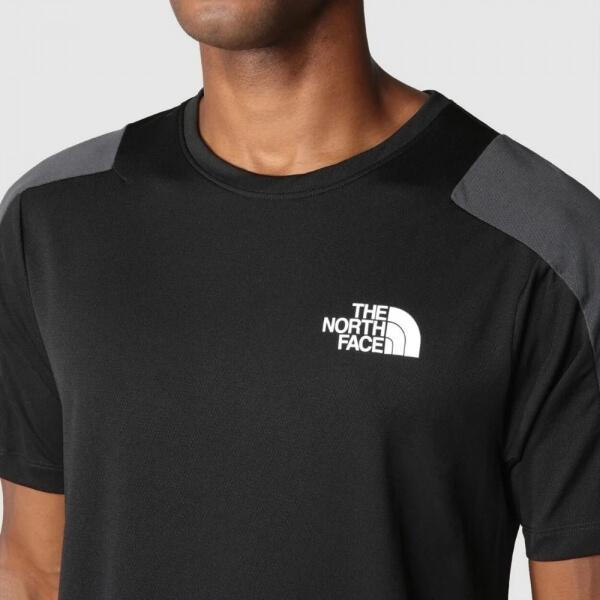 The North Face Erkek Mountain Athletics Tişört - NF0A823VKT01